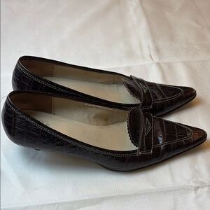 👻Joan & David Brown Leather kitten heel Loafers with Crocodile Texture: